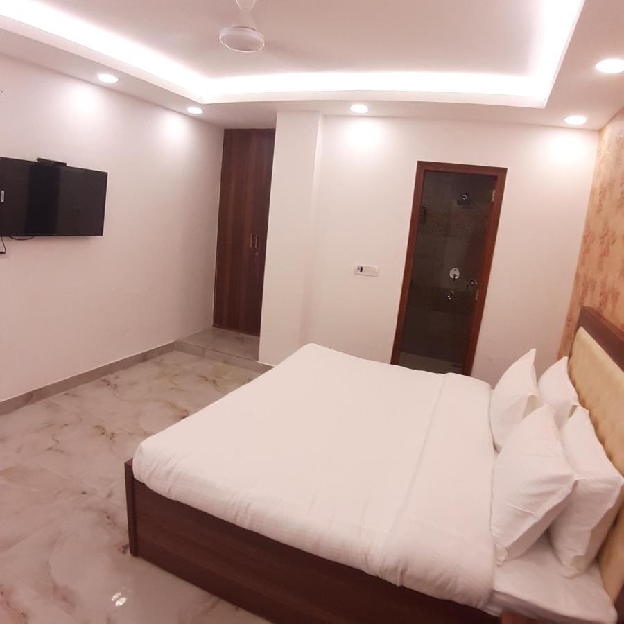 Triom Hotel Delhi  Kültér fotó