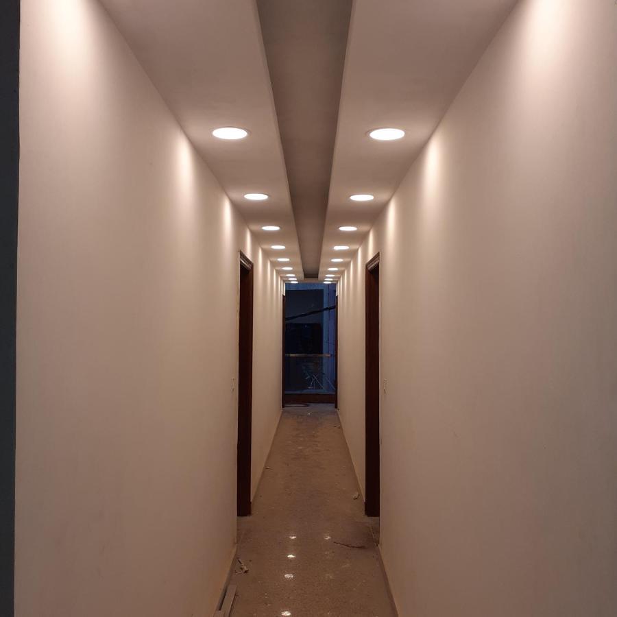 Triom Hotel Delhi  Kültér fotó